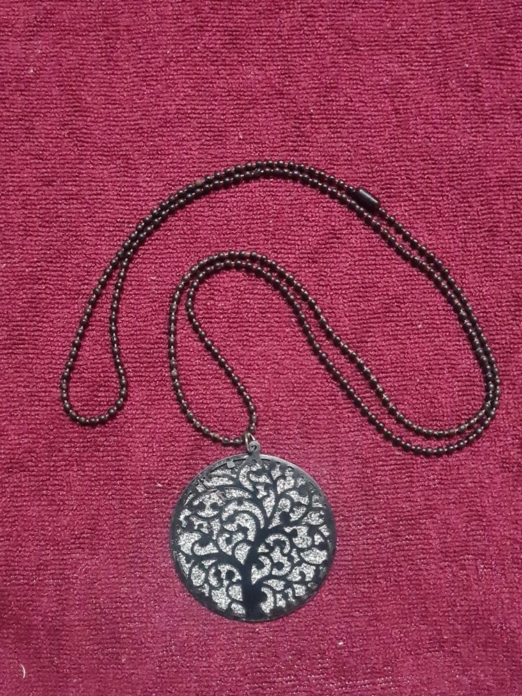 Petent With black Chain. 3