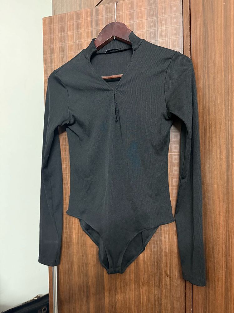 SALE 🛍️Zara Black Ribbed Top