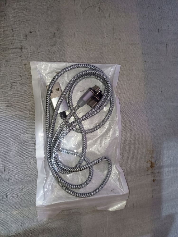 Data Cable Consist Of 3 Pin