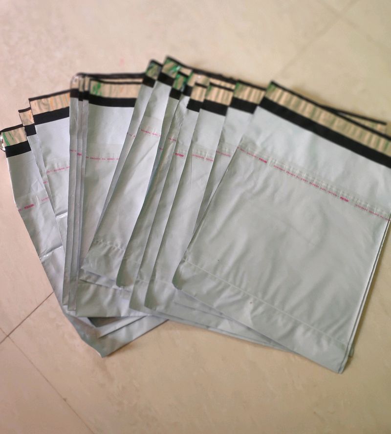 20+9+9 Bags, Notes
