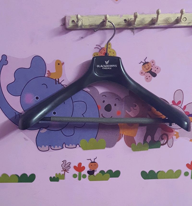 Blackberry Hanger