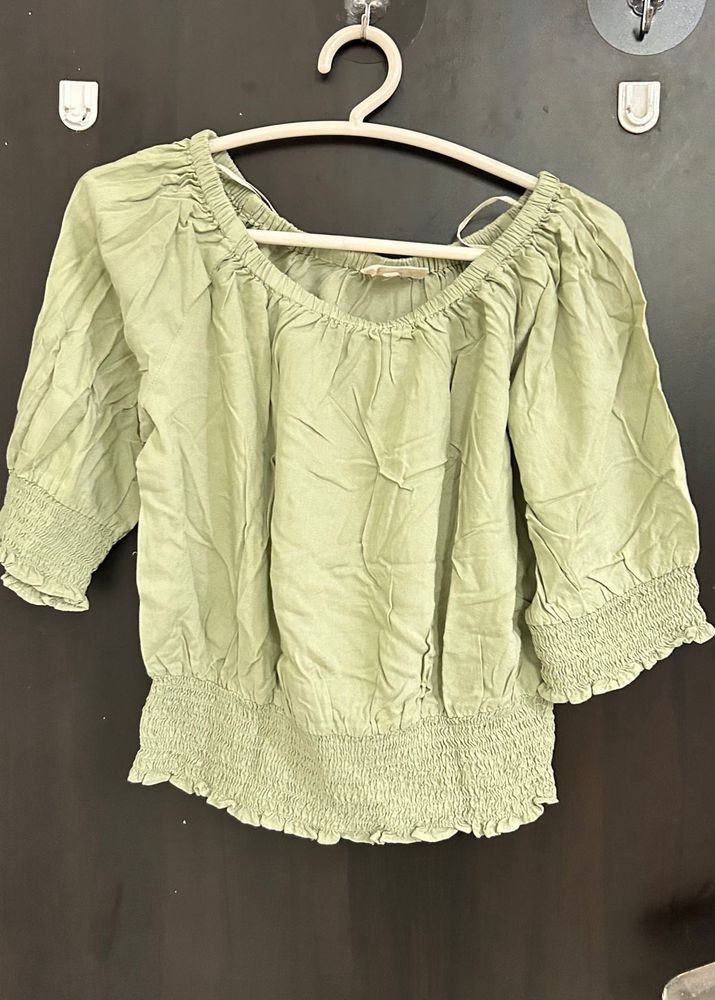Boat Neck/ Off Shoulder