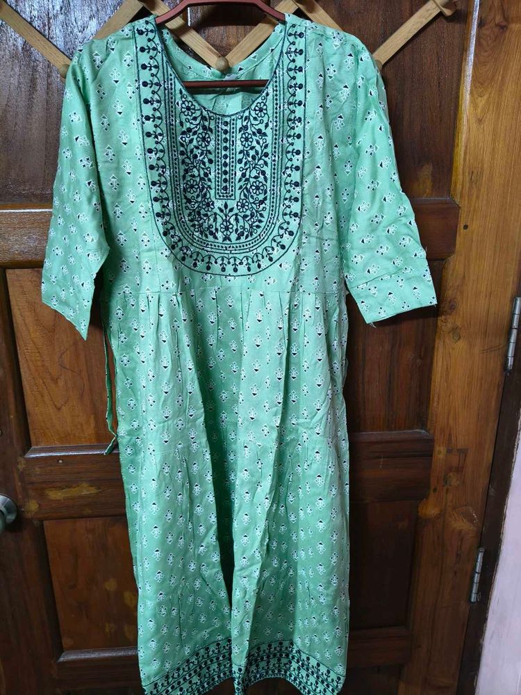 Elegant Green Embroidered Kurta