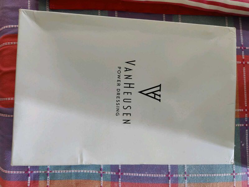 Van Heusen Men Shirt, New With Tag, 42&#34;