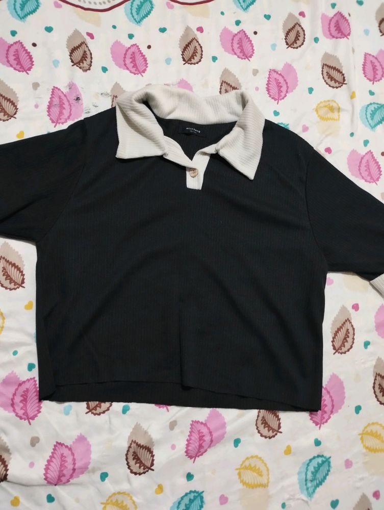 Korean Style Black Collar Crop Top