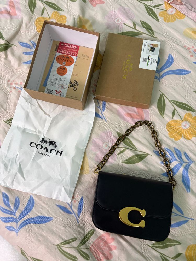 Coach Shoulder Bag ❤️ ( brand new)