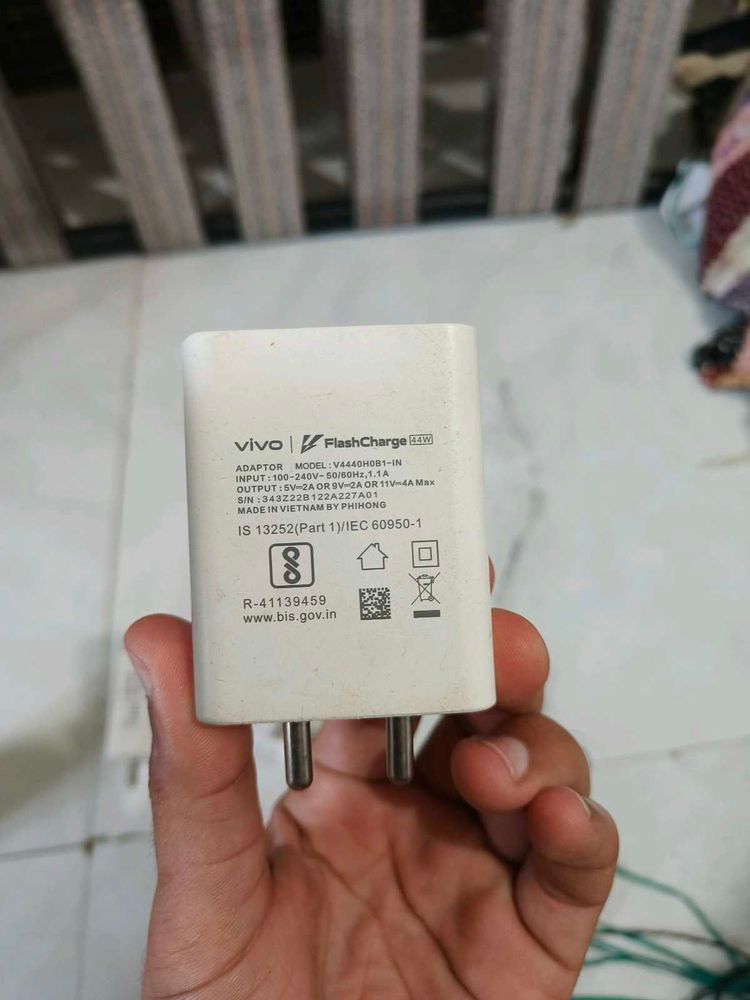 44 W Vivo Flash Charger