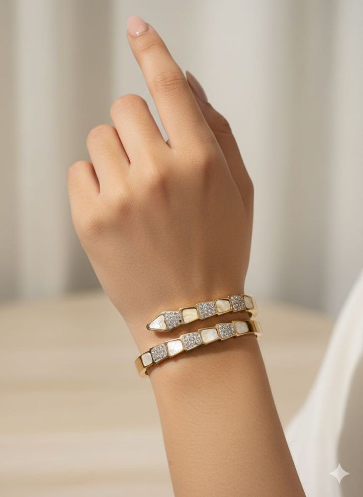 ANTI-TARNISH Gold-Tone Serpent Bangle