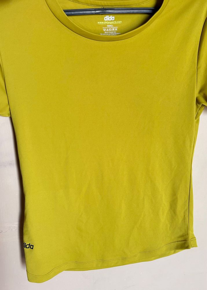 Dida gym wear tshirt