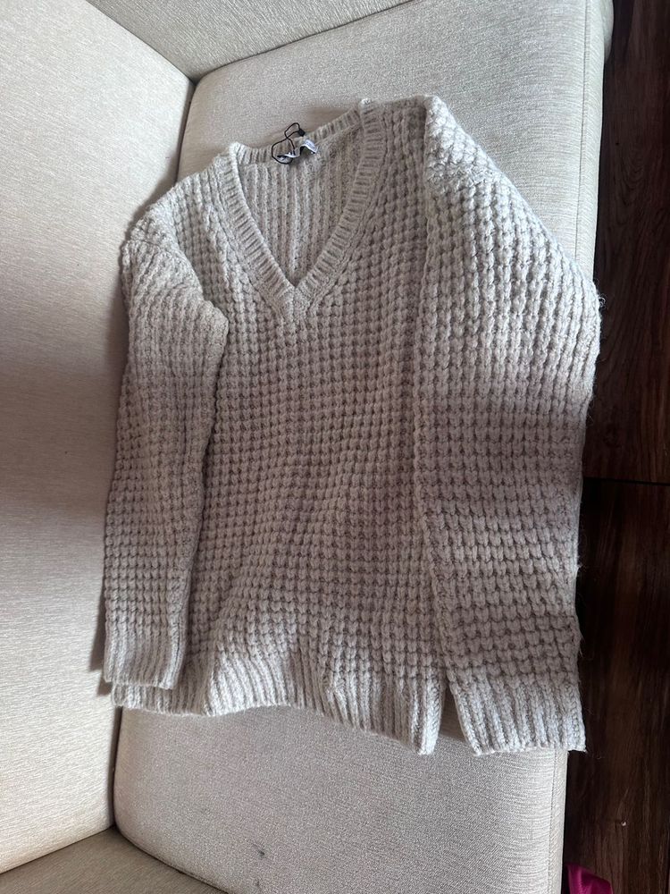 ZARA OVERSIZED SWEATER