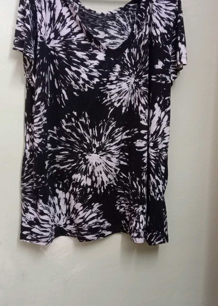 Patterned Black and White Tee