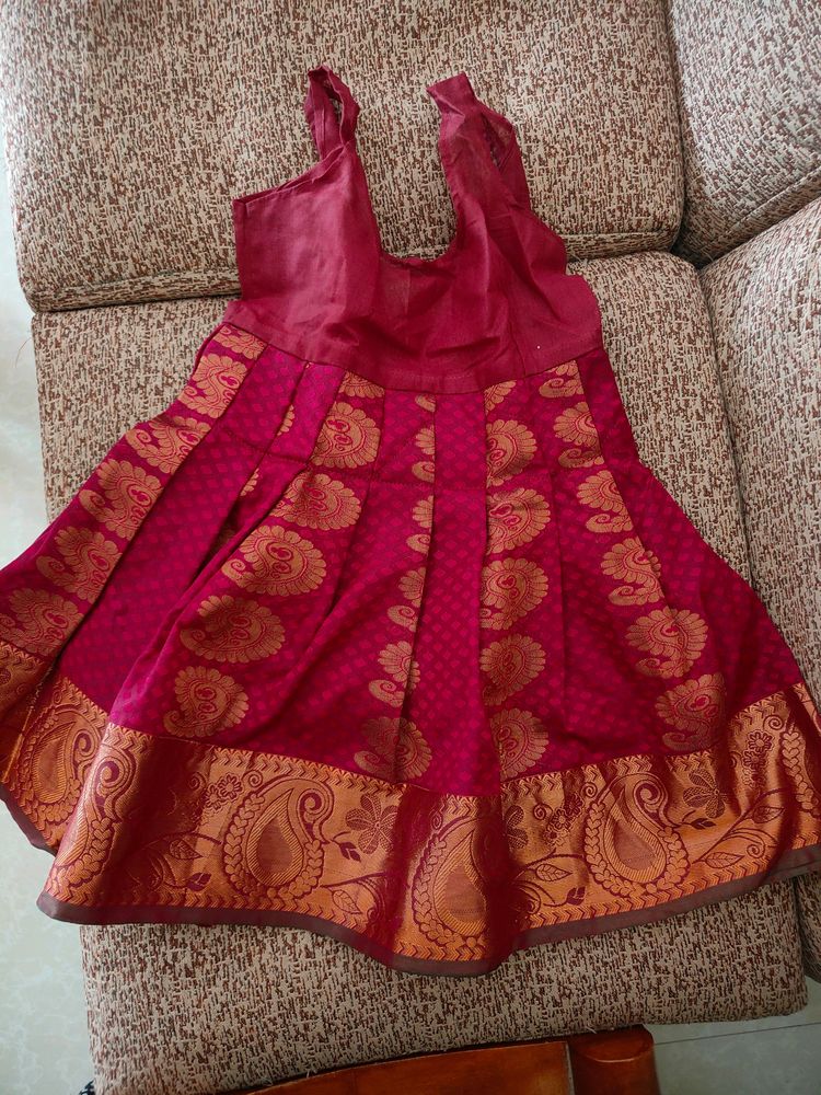 Paavadai Sattai
