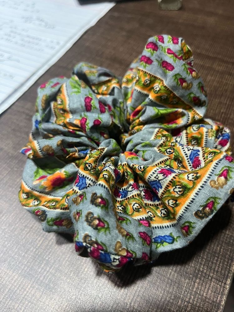Scrunchies (random 2)