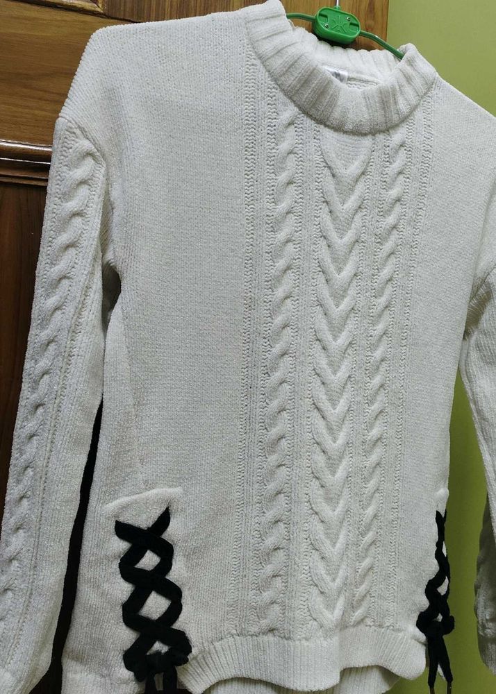 Cozy Cable Knit Pullover Sweater