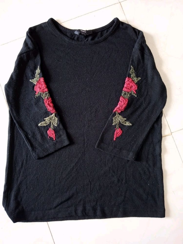MAX BRAND EMBROIDERED TOP🖤❤️