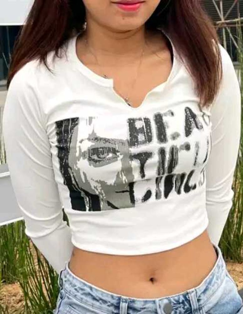 fitted white Tshirt