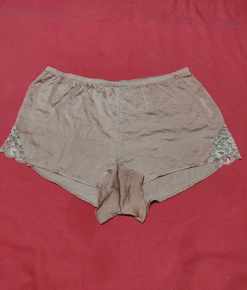 H&amp;M Girl Short Size .M