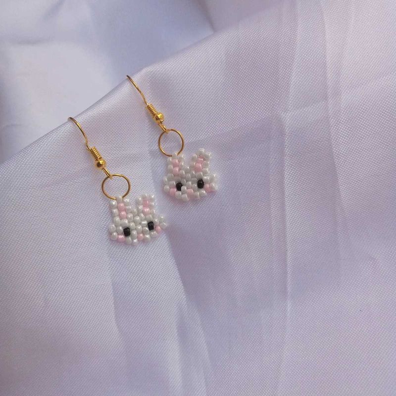 Bunny 🐰Beaded Earrings