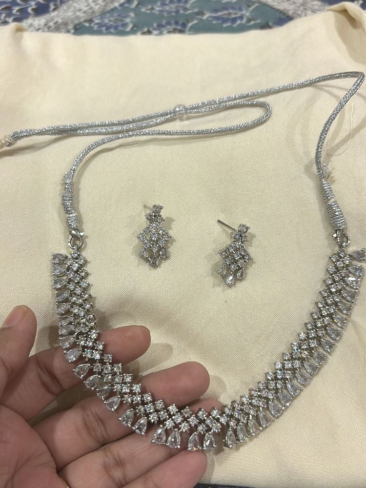 Sparkling Necklace Set