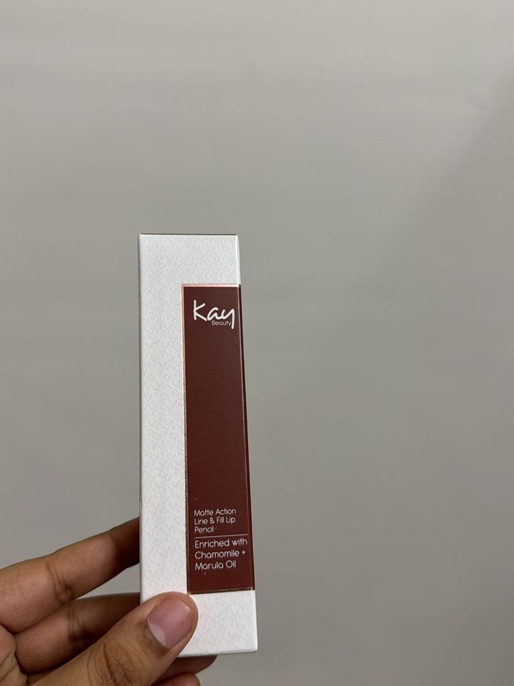Kay Matte Action Lip Line