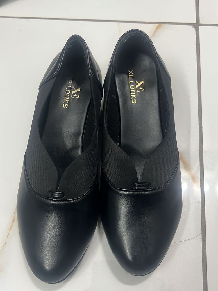 Black Wedge Stylish Pumps