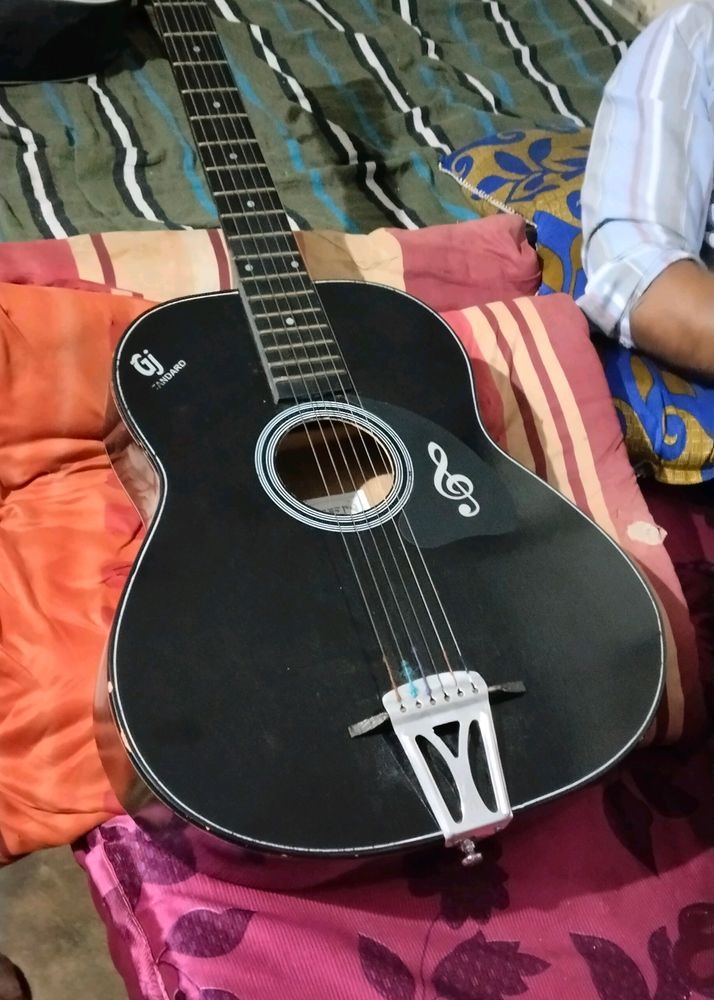 Guitar 🎸🎶🎶🎶🎶jivjeen