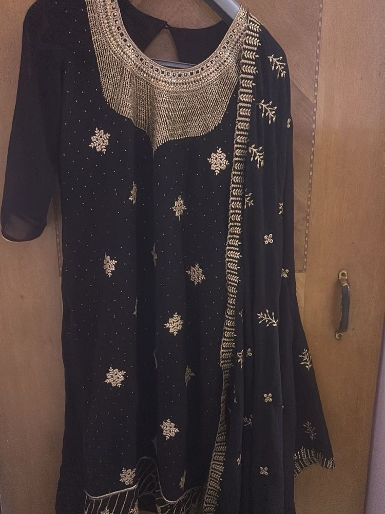 Elegant Brown &amp; Gold Embroidered Salwar Kameez
