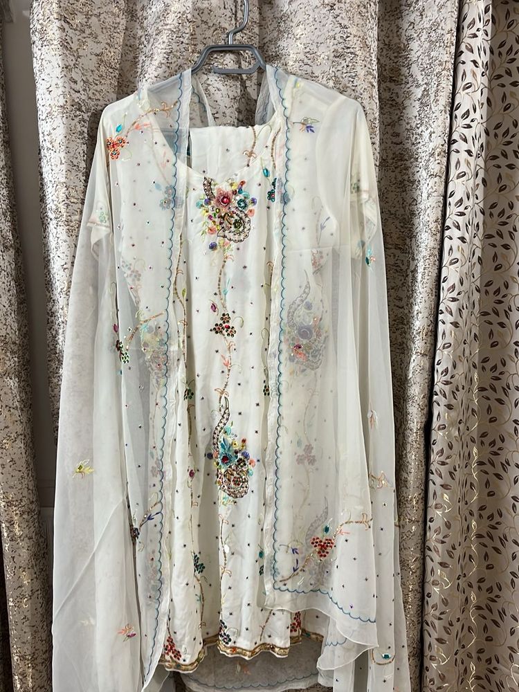 Elegant White Embroidered Salwar Kameez
