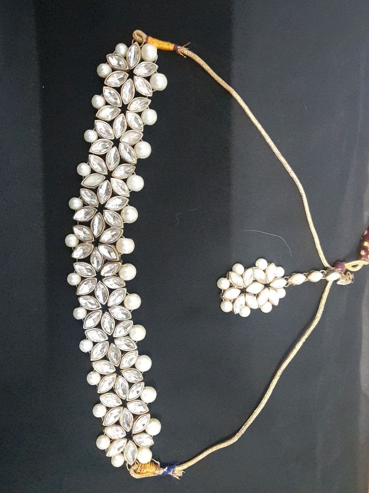 Kundan Choker Necklace With Mangtikka