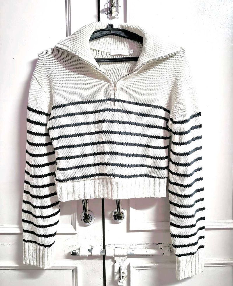 off white pretty sweater 🤌🏼