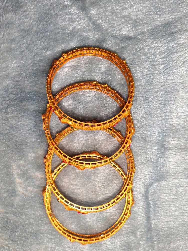 Gold-toned Bangle Set