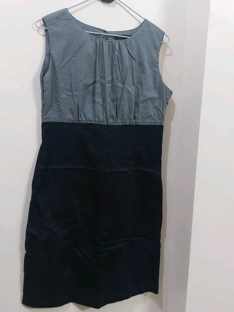 Two-Tone Sleeveless Dress