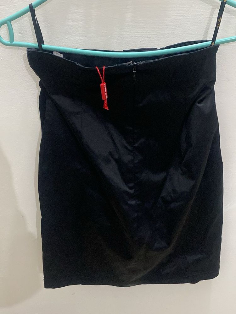 Chic Black Mini Skirt