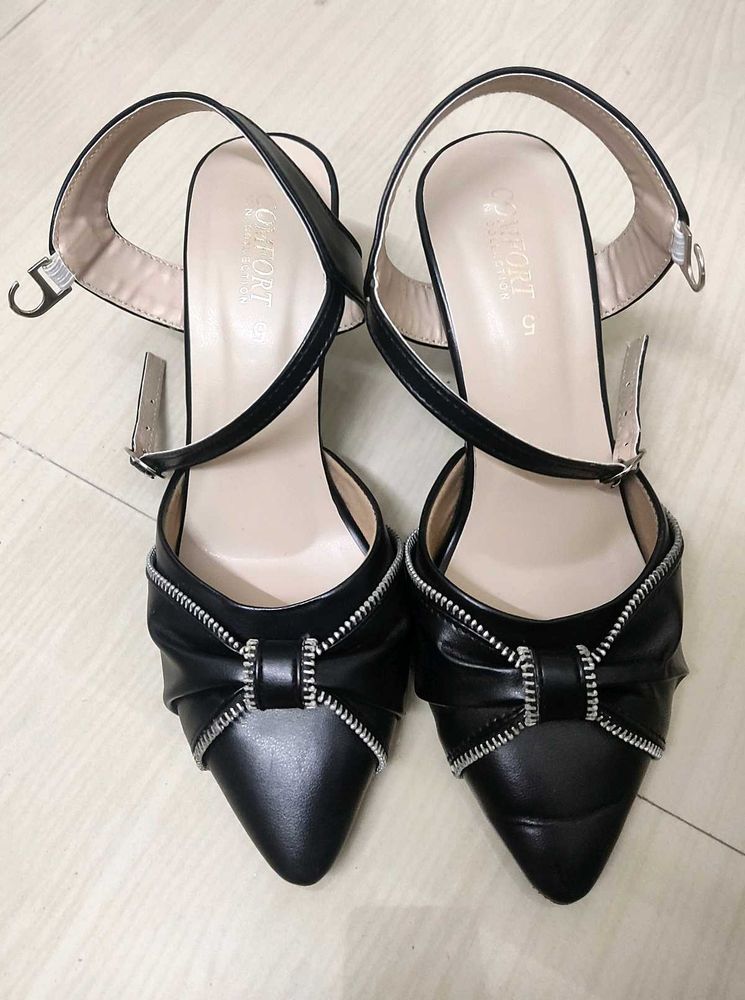 Black Bow Heel