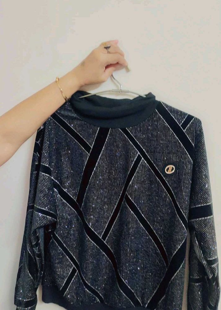 Beautiful Velvet Top 😍