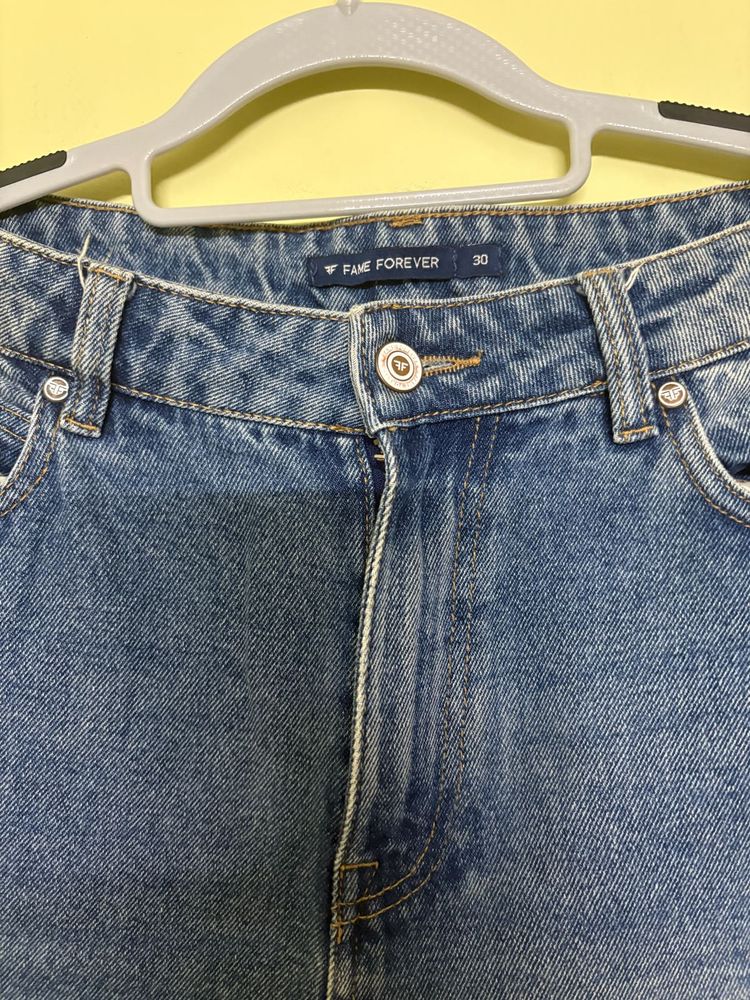 Lifestyle woman Jeans