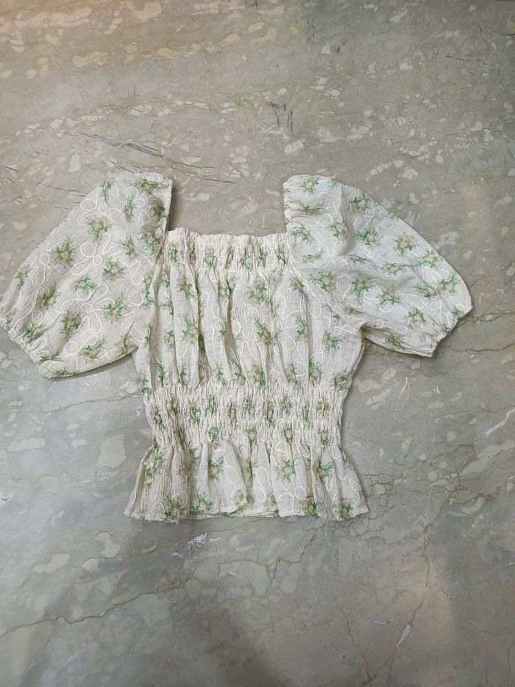 Chic Floral Embroidered Crop Top