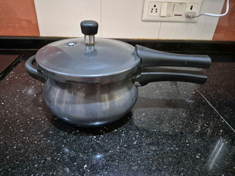 Gently Used 3ltrs Prestige Handi Cooker