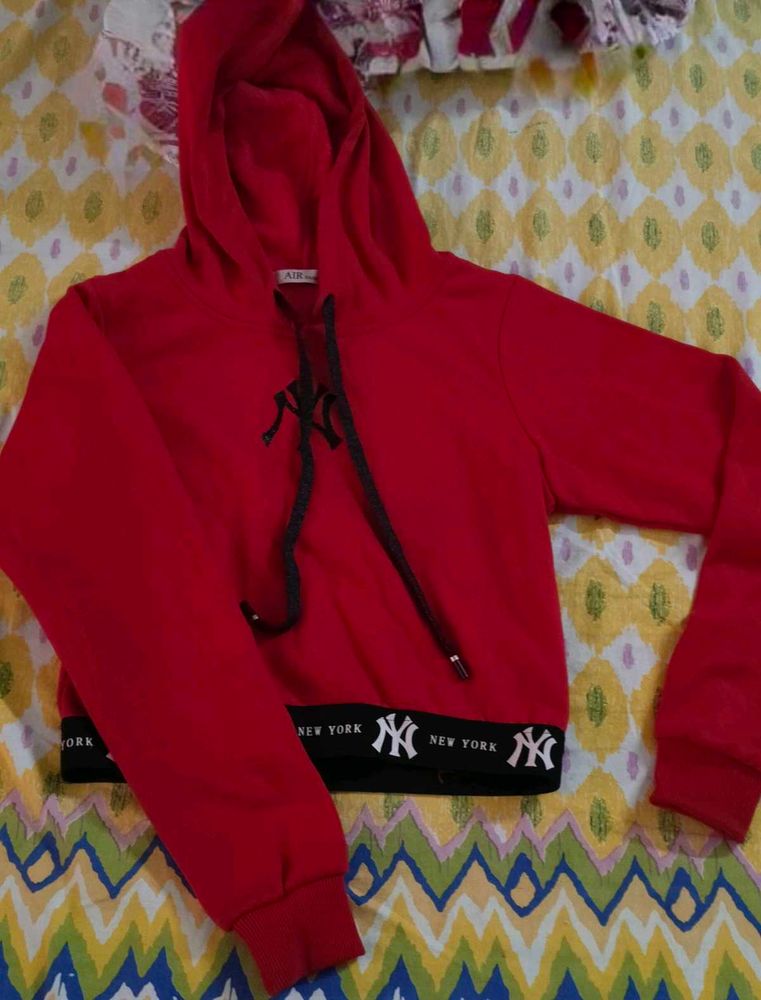 Red Cropped Hoodie🧣