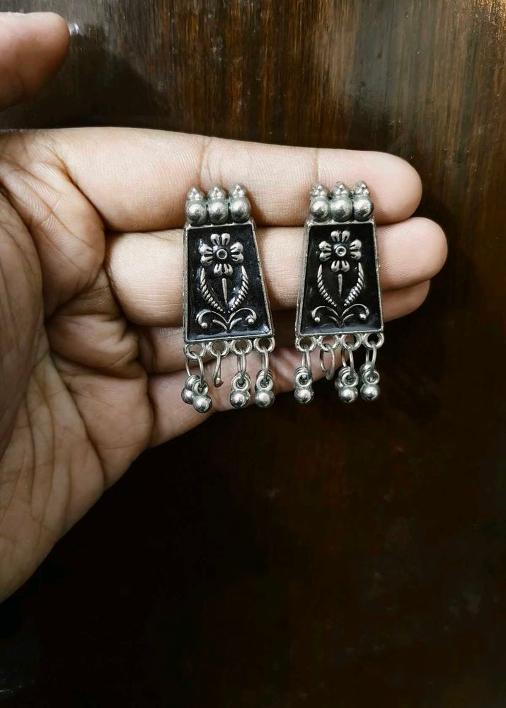 Silver Oxidised Black &amp; Floral Earrings