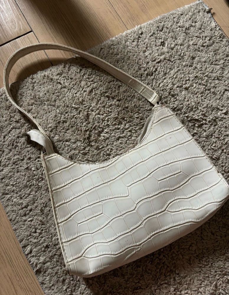 Chic White Croc Shoulder Bag