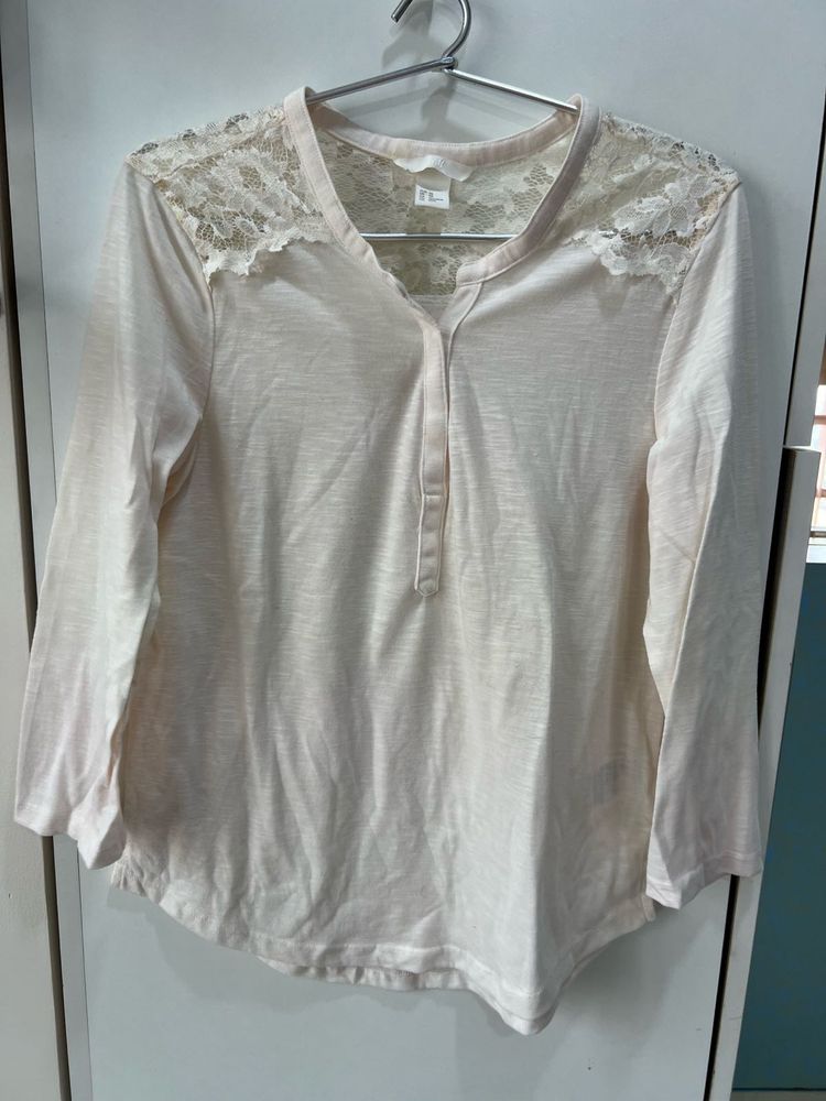 H&amp;M  Lace Detail Top