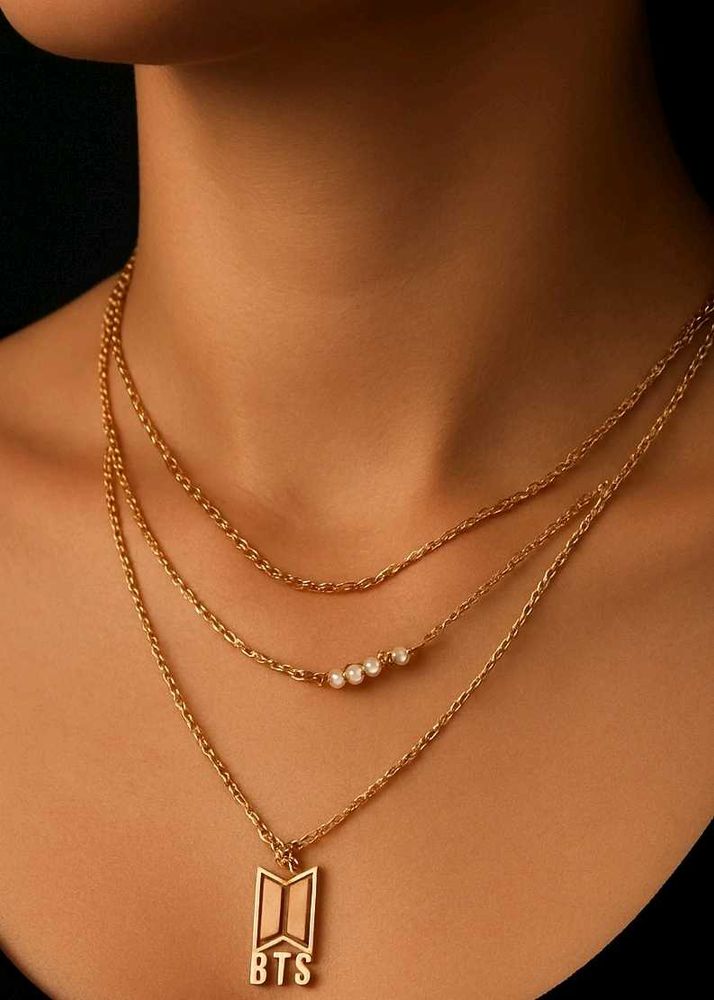 ❗️PRICE DROP❗️Triple Layered Gold Necklace