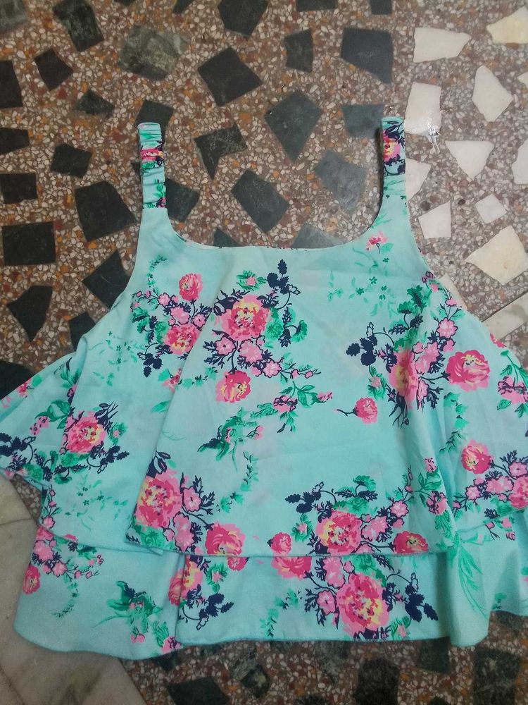 Women Top With Classical Look