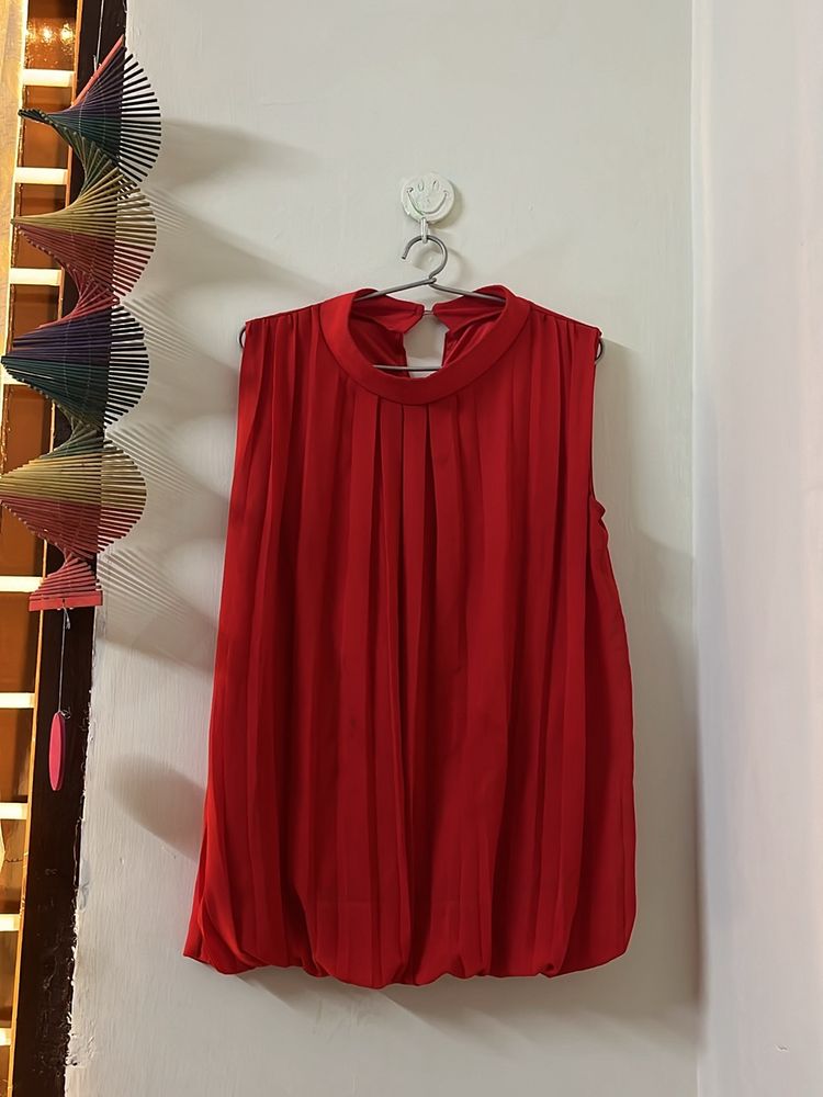 Red Sleeveless Top