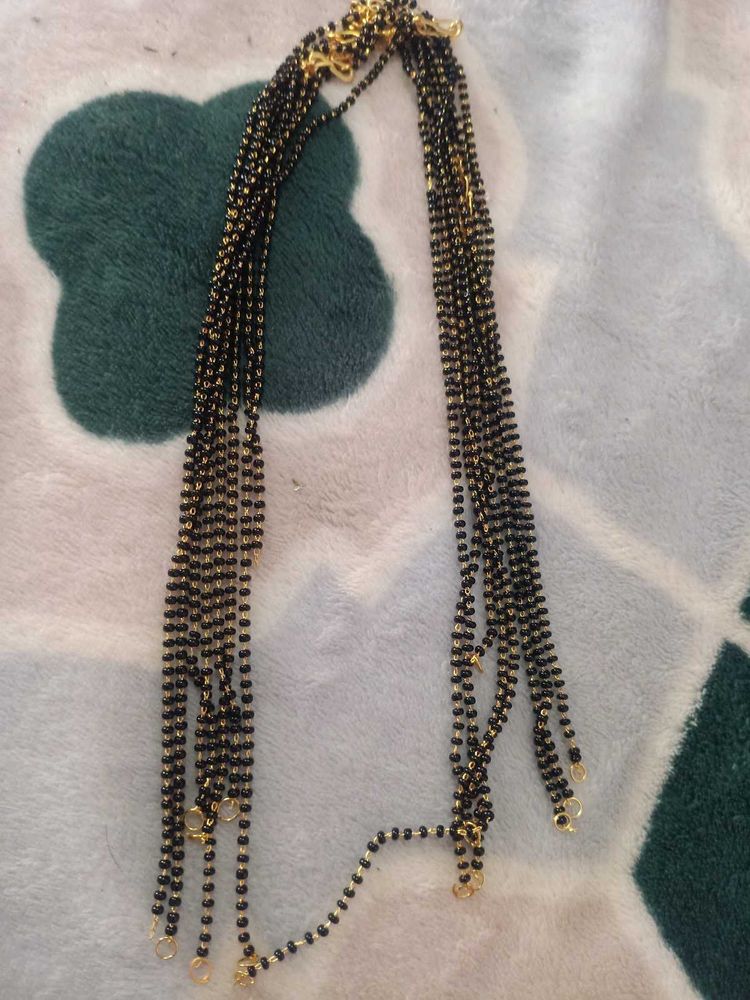 black beads Chains