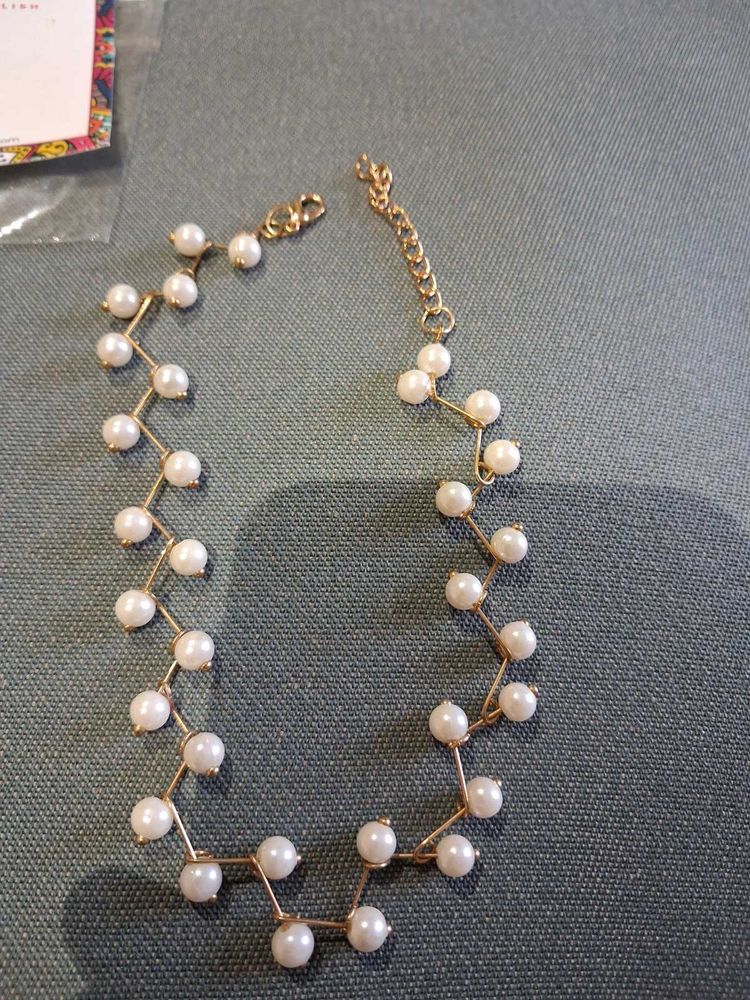 Pearl beaded choker