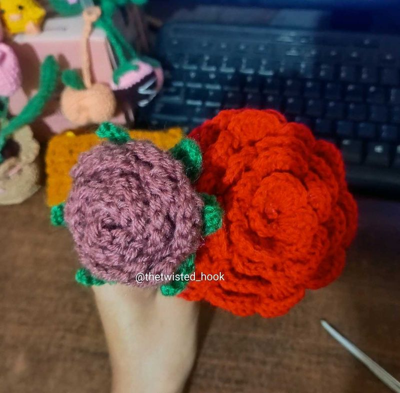 crochet mauve and red rose combo