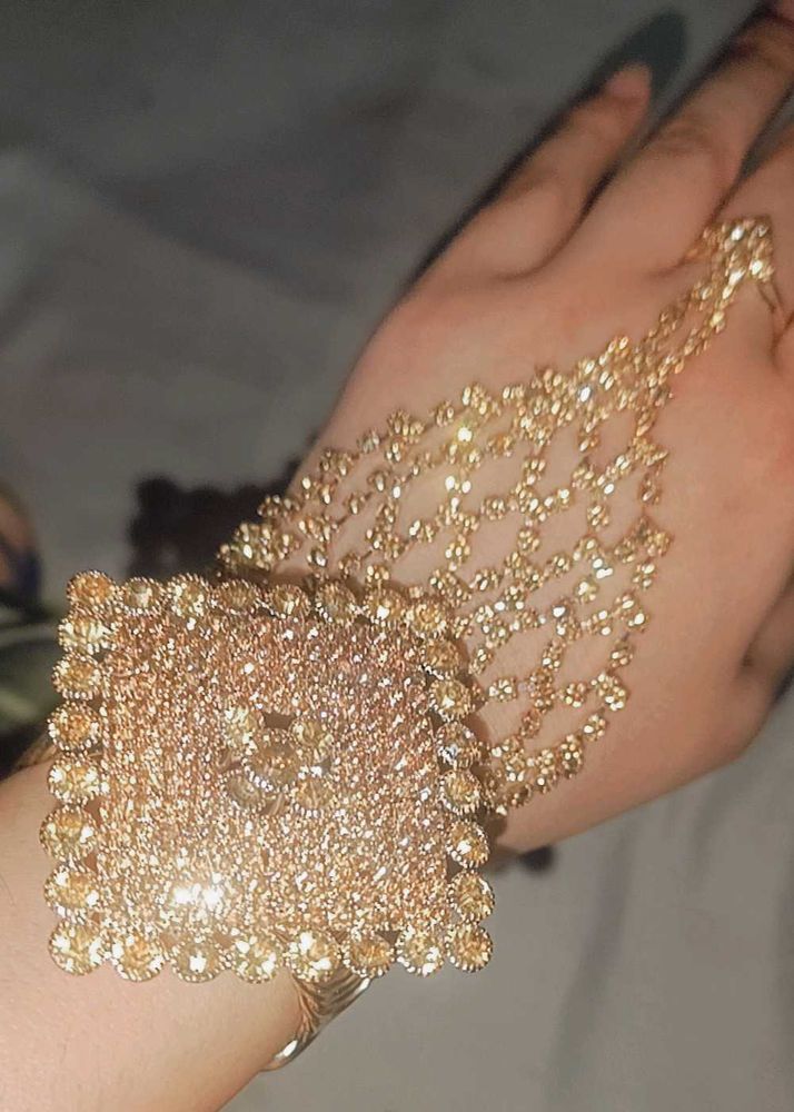Gold Hand Harness