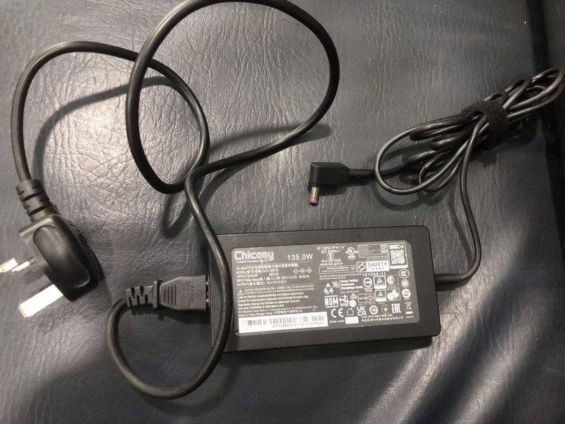 Chicony Laptop Charger 135W